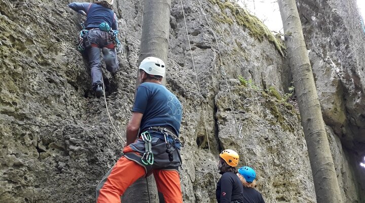Kletterruppe Junge Uhus am Fels 2 | © DAV Leipzig / Eileen Straub