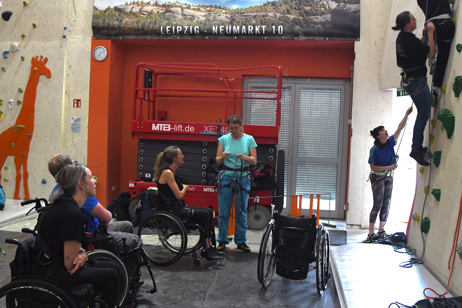 Paraclimbing Kletterhalle No Limit | © DAV Leipzig / Simone Zimmermann