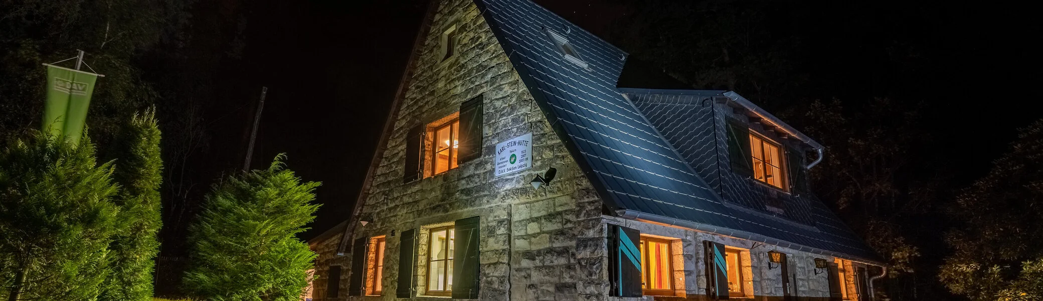 Karl-Stein-Hütte bei Nacht | © Manuel Osburg