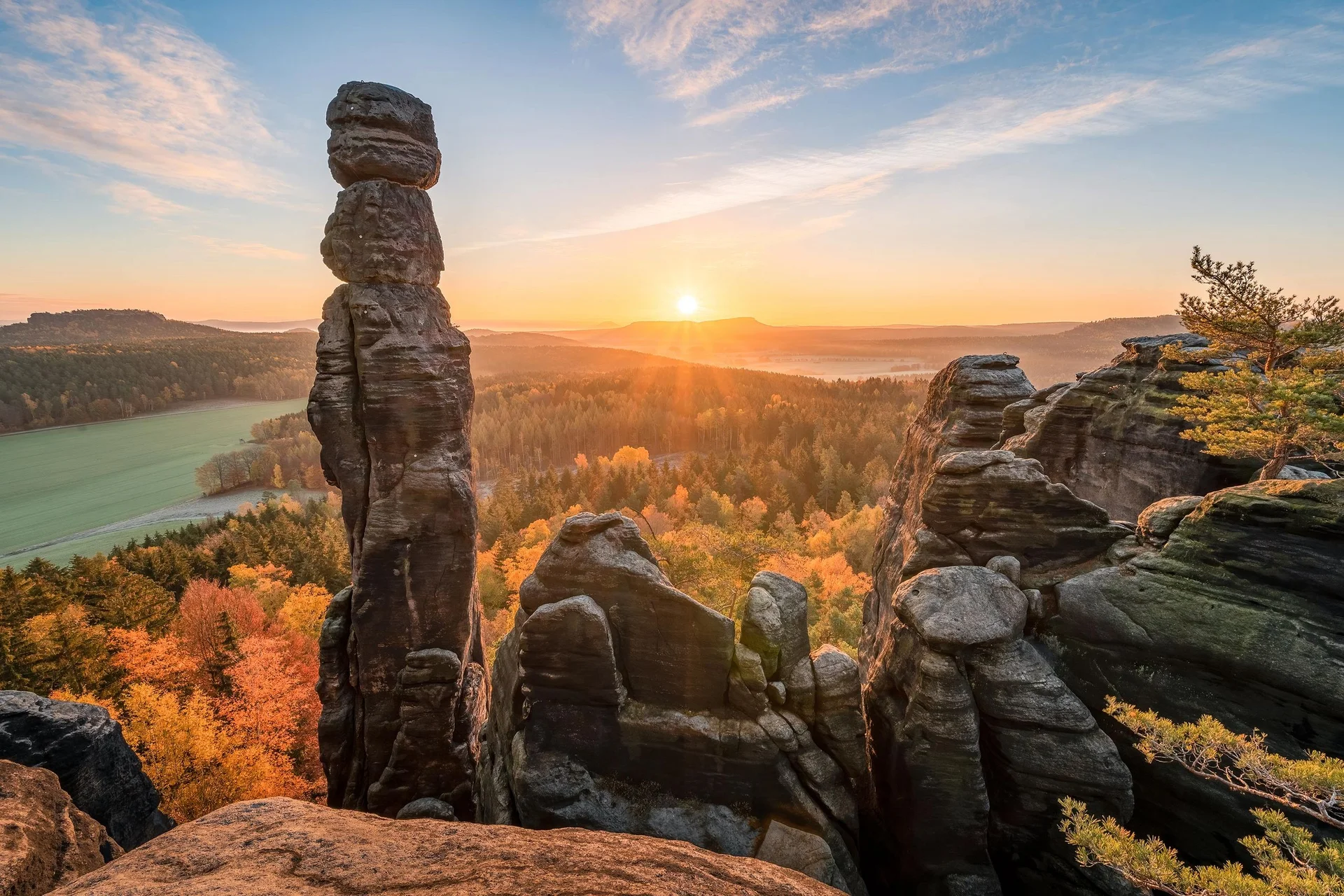 Pfaffenstein mit Blick auf die Barbarine zum Sonnenaufgang | © Britta Prema Hirschburger