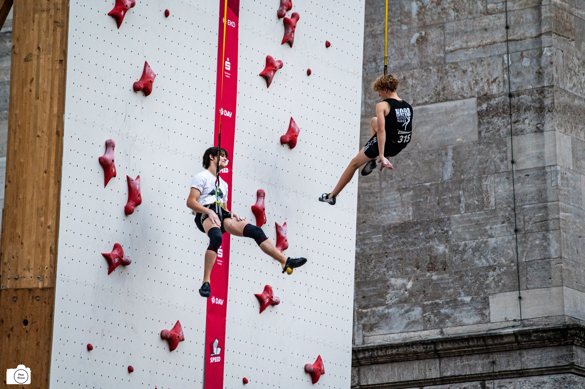 Männer in der Luft 2 | © thethreephotofriends
