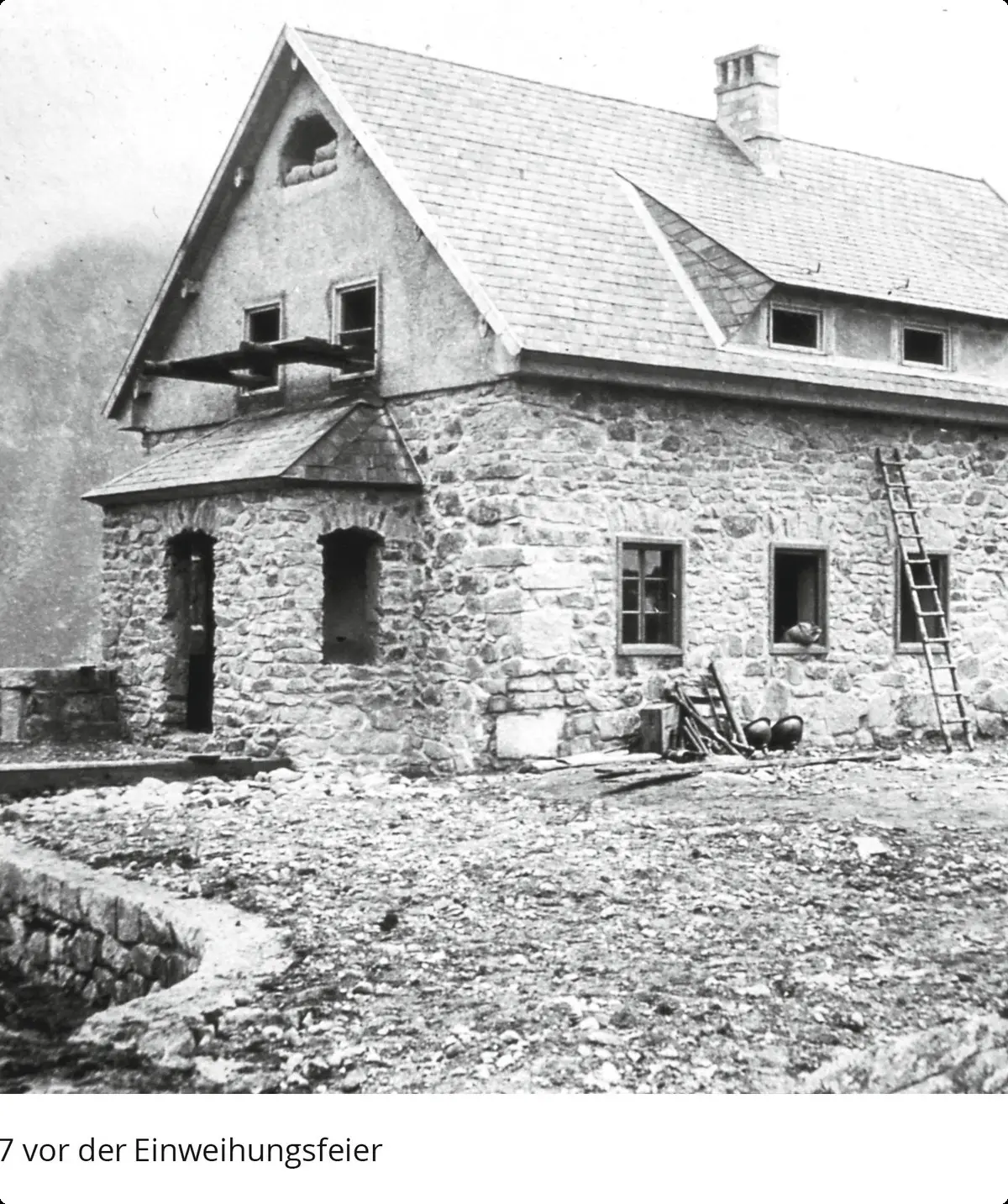 Sulzenauhütte 1927 vor der Einweihungsfeier | © Archiv