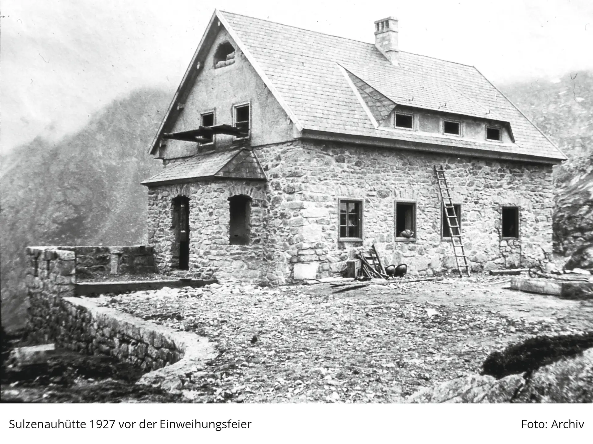 Sulzenauhütte 1927 vor der Einweihungsfeier | © Archiv